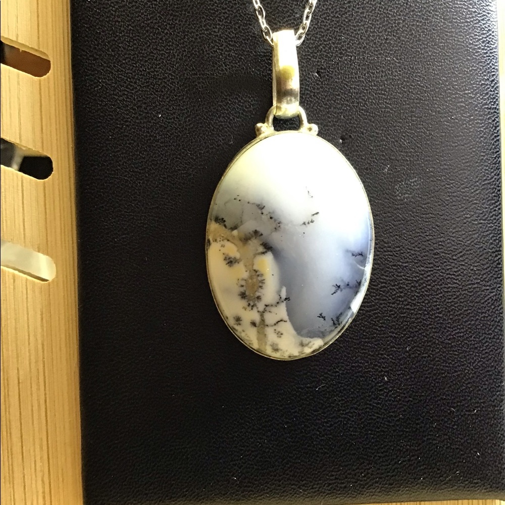 Women’s Necklace, Dendretic stone